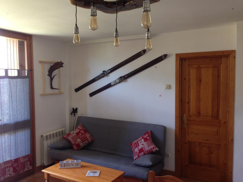 Vora Riu Apartment Esterri D'Aneu Bagian luar foto