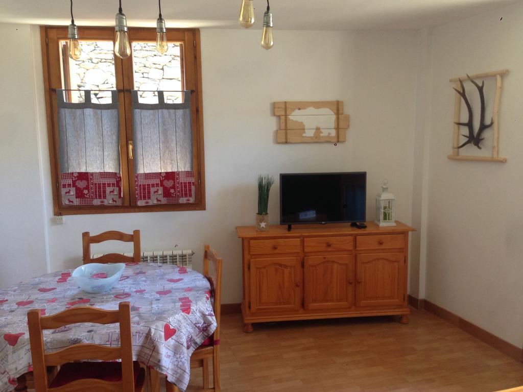 Vora Riu Apartment Esterri D'Aneu Bagian luar foto